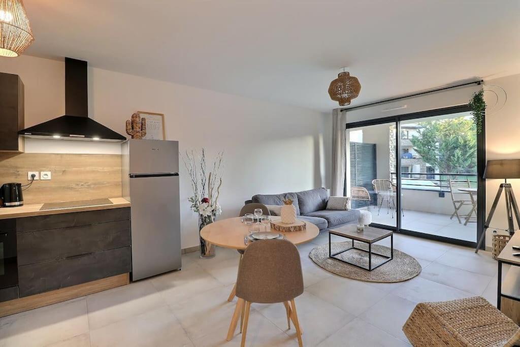 Appartement Moderne - Terrasse - Piscine - Parking Ventabren Exteriér fotografie